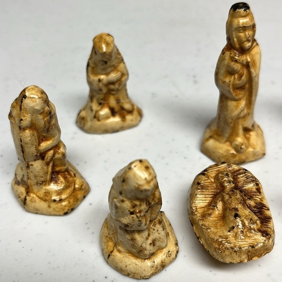 Nativity Set Small Vintage Antiqued - Picture 4 of 8